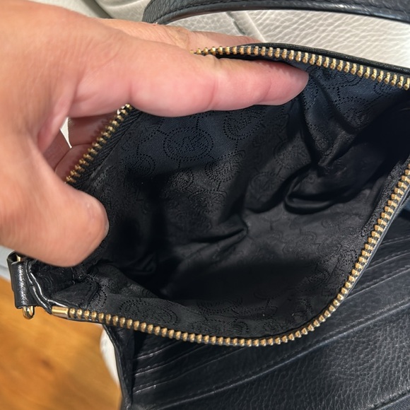 Authentic Leather Michael Kors crossbody bag. - Picture 10 of 14
